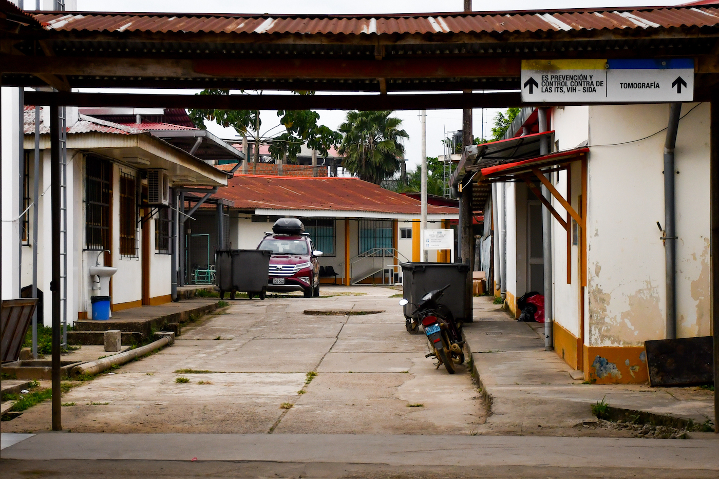 En el hospital Santa Rosa de Puerto Maldonado, el área para atender a los paciente VIH está en la parte más oculta del campus.